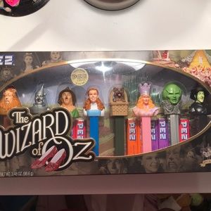 Limited edition wizard of Oz PEZ dispensers!